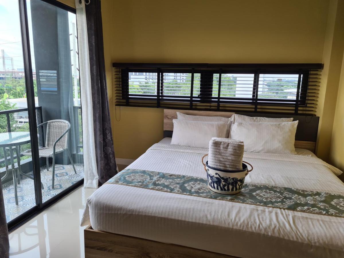 The Lantern Suites Ban Song Hong Exterior photo