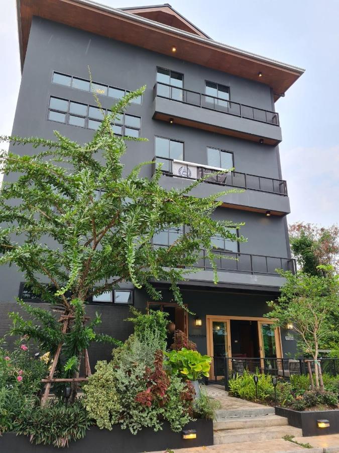 The Lantern Suites Ban Song Hong Exterior photo