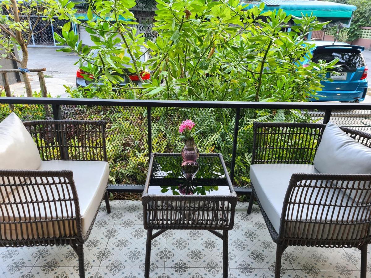 The Lantern Suites Ban Song Hong Exterior photo