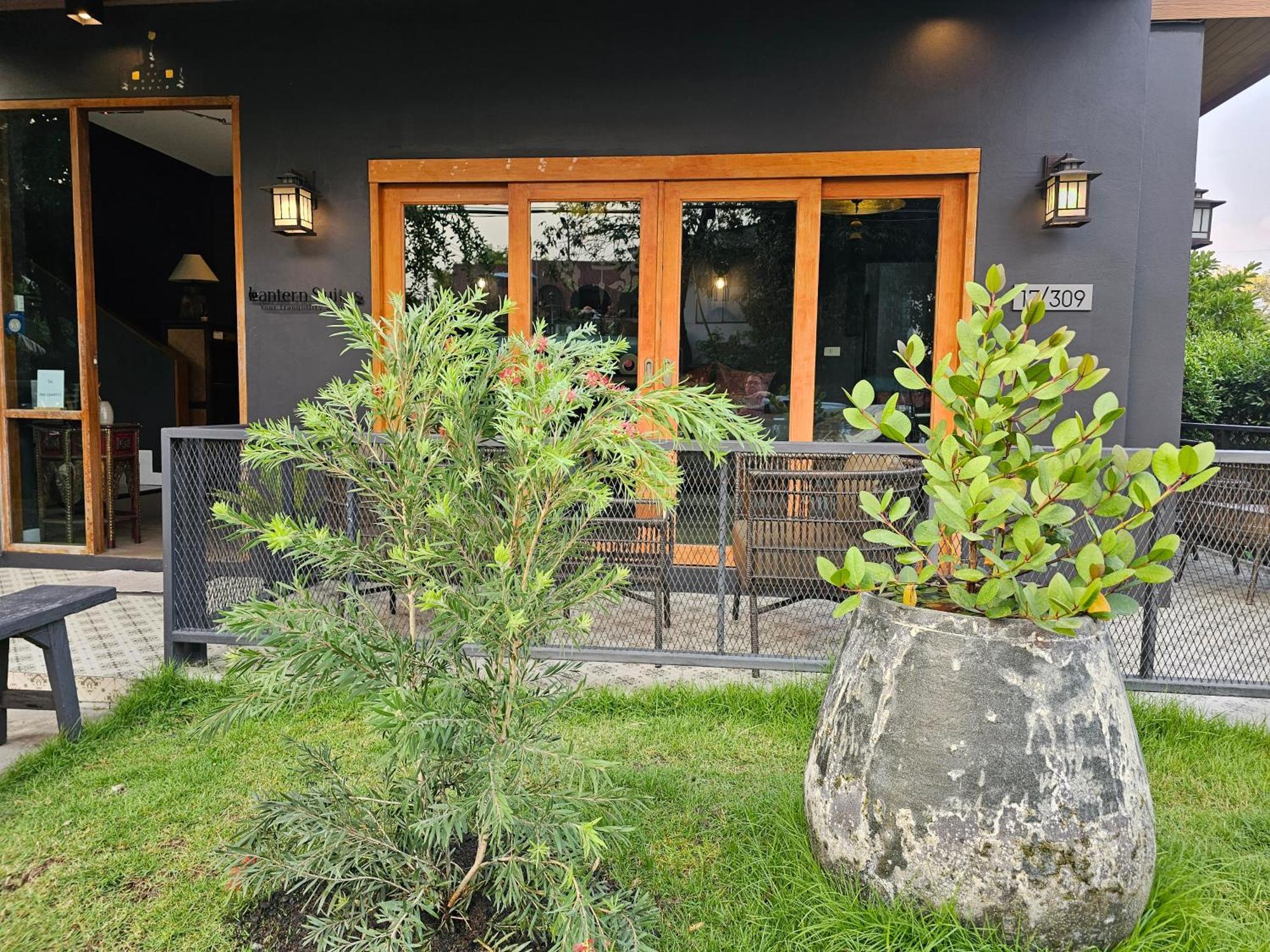 The Lantern Suites Ban Song Hong Exterior photo