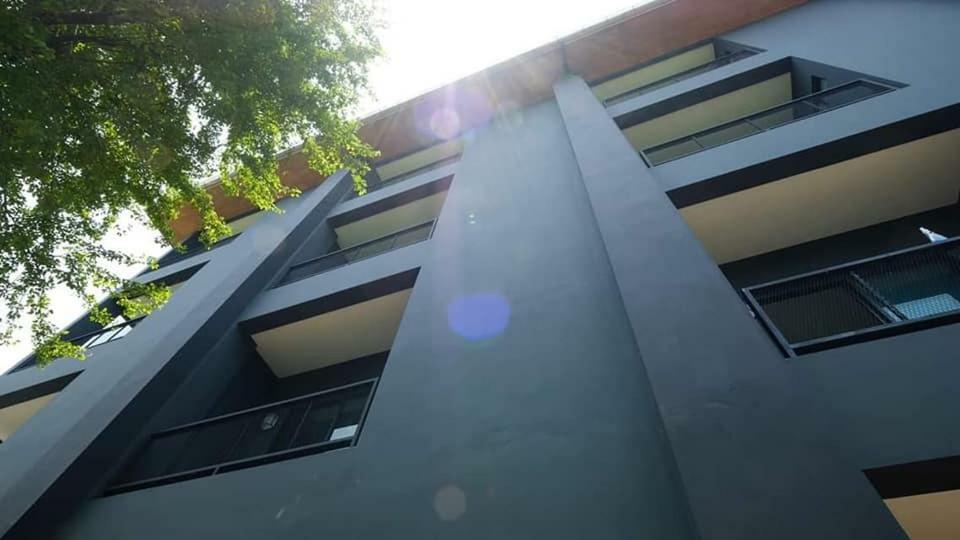 The Lantern Suites Ban Song Hong Exterior photo
